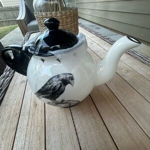 Potter studio’s Gothic teapot Brand new